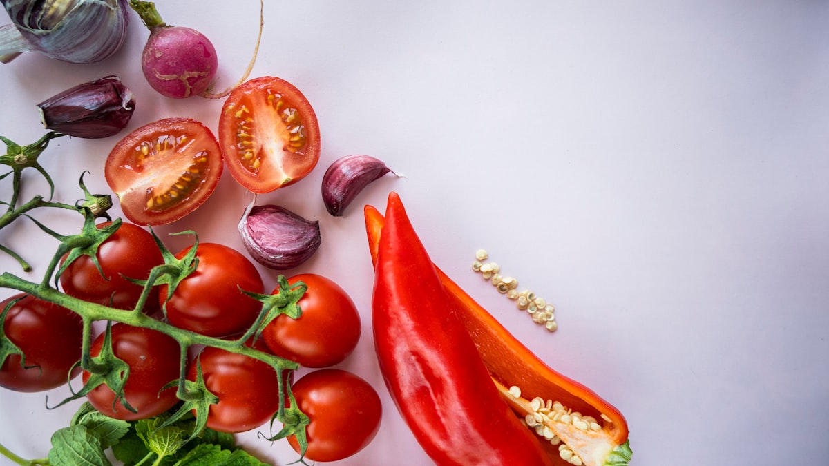 Bowl de riz complet avec légumes variés